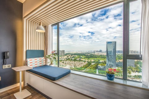 1 bedroom, in-room safe, soundproofing
