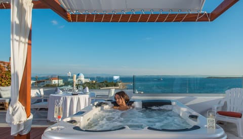 Couples treatment rooms, sauna, hot tub, body treatments, hydrotherapy