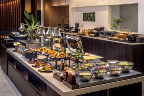 Daily buffet breakfast for a fee