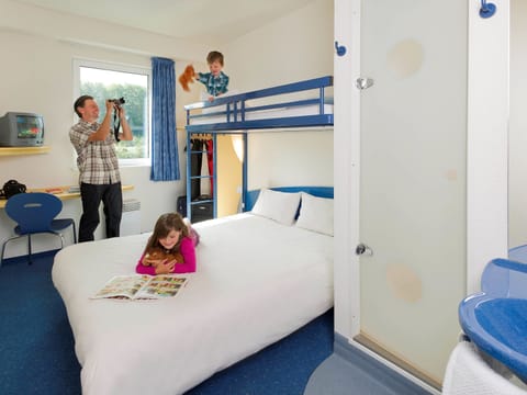 Standard Double Room, 1 Double Bed | Desk, blackout drapes, soundproofing, iron/ironing board