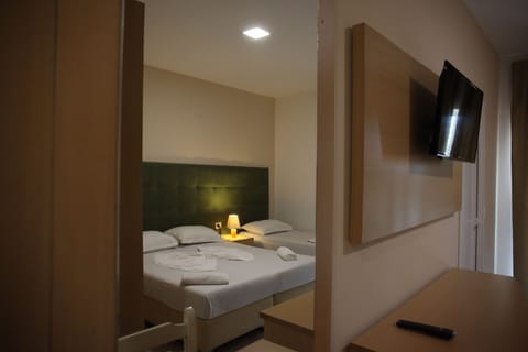 Deluxe Suite, 1 King Bed, Balcony, Sea View | Bathroom sink