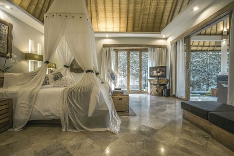 One Bedroom Suite Pool Villa | Minibar, in-room safe, individually decorated, desk