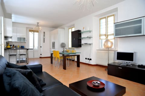 Design Apartment, Lake View (4 balconies - Via Nuova 1) | Living area | TV