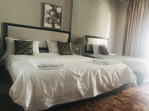 Comfort Room | Desk, free WiFi