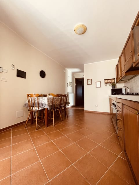 Condo, 1 Bedroom, Kitchen, Mountain View | Living area | 32-inch LED TV with cable channels, TV