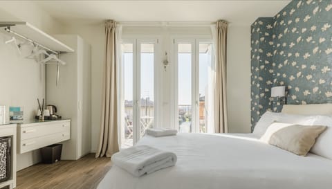 Deluxe Double Room, Balcony | Premium bedding, down comforters, pillowtop beds, minibar