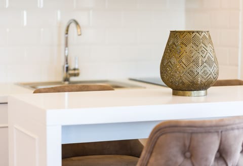 Junior Suite - Ground Level | In-room safe, individually decorated, individually furnished, desk