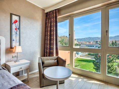 Superior Double Room | Minibar, in-room safe, desk, free WiFi