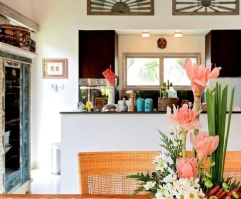 Villa, 3 Bedrooms, Private Pool, Garden View | Dining