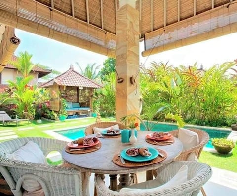 Villa, 3 Bedrooms, Private Pool, Garden View | Outdoor dining