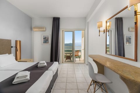 Minibar, in-room safe, soundproofing, free WiFi