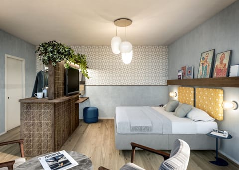 Premium Double or Twin Room | Minibar, desk, soundproofing, free WiFi