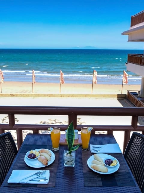 Daily local cuisine breakfast for a fee