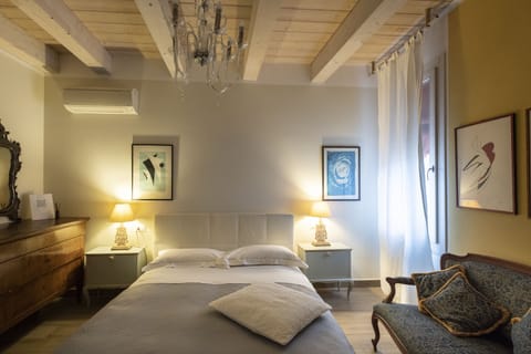 Deluxe Double or Twin Room, Ensuite | 1 bedroom, premium bedding, minibar, individually furnished