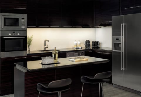 Fridge, espresso maker, coffee/tea maker