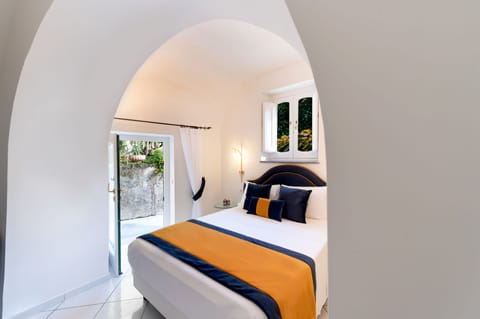 Classic Double Room | Egyptian cotton sheets, premium bedding, down comforters