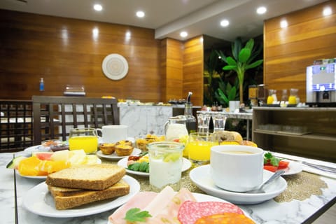 Buffet breakfast for a fee on weekends