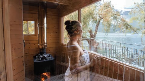 Sauna, hot tub, steam room