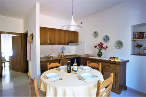 Cottage | Private kitchen | Highchair