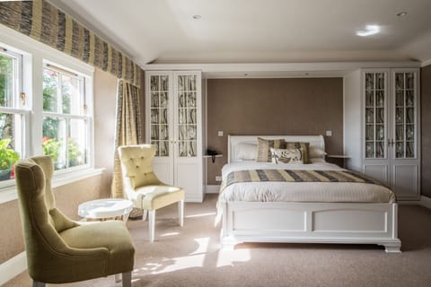 Panoramic Double Room, Mountain View | Individually decorated, individually furnished, desk, laptop workspace