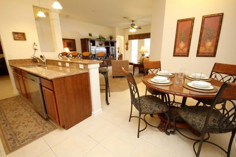 House, 3 Bedrooms | Private kitchen | Cookware/dishes/utensils