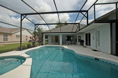 House, 4 Bedrooms | Pool