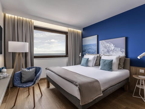 Suite, 1 Queen Bed | View from room