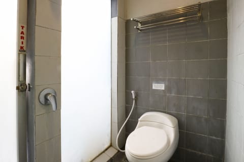 Melati Room | Desk, free WiFi