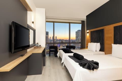 Family Room | Egyptian cotton sheets, premium bedding, minibar, in-room safe