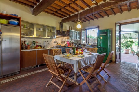 Family Villa, Multiple Bedrooms (Villa Pallina With Pool) | Private kitchenette | Mini-fridge, microwave, oven, stovetop