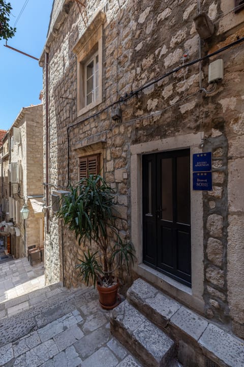 Apartment (One Bedroom Apartment) | Exterior