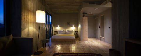 Panoramic View 10,16 | Down comforters, minibar, desk, laptop workspace