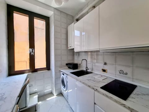 Apartment, 1 Bedroom, Patio | Laundry
