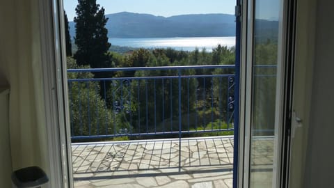 Villa, 3 Bedrooms, Balcony, Garden View | Interior