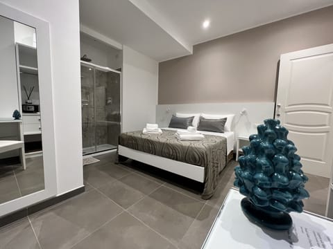 Romantic Double Room | Minibar, in-room safe, desk, laptop workspace