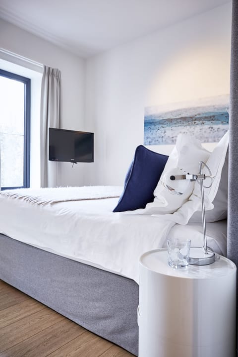 Luxury Double Room | Hypo-allergenic bedding, pillowtop beds, in-room safe, desk