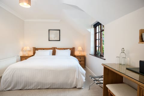 Double Room | Egyptian cotton sheets, premium bedding, free cribs/infant beds