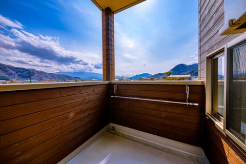 Private Vacation Home | Balcony