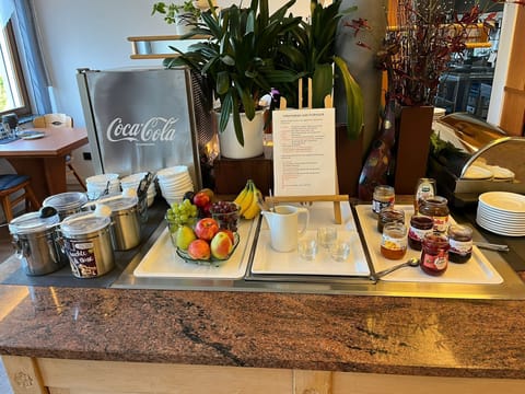 Daily buffet breakfast for a fee