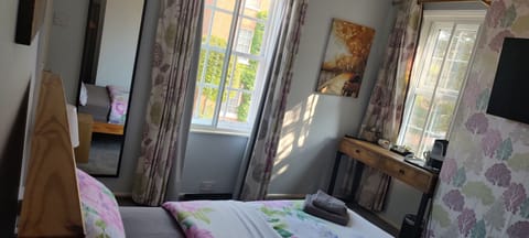 Family or Double Room, Ensuite | Iron/ironing board, free cribs/infant beds, free WiFi, bed sheets