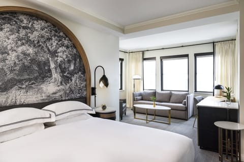 In-room safe, free WiFi, bed sheets