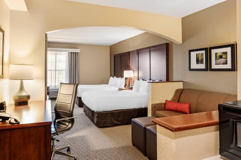 Premium bedding, pillowtop beds, in-room safe, desk