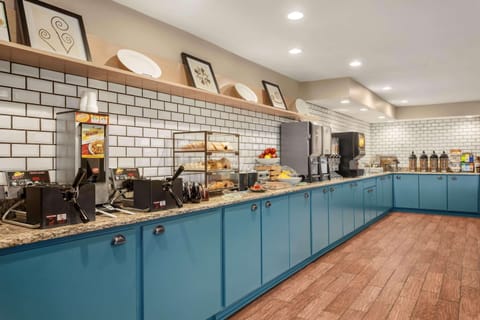 Free continental breakfast