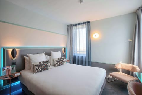 Premium bedding, pillowtop beds, free minibar, in-room safe