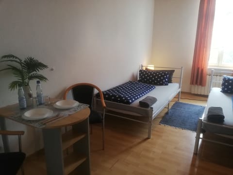 Apartment, 2 Bedrooms (White) | Desk, WiFi (free), bed sheets
