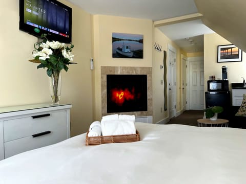 Superior Room, 1 Bedroom, Private Bathroom, City View | Premium bedding, down comforters, in-room safe, free WiFi