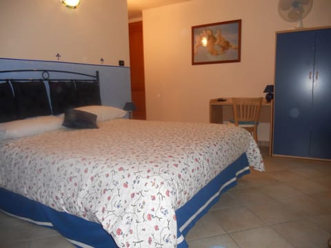 Romantic Double Room | In-room safe, individually decorated, individually furnished, desk