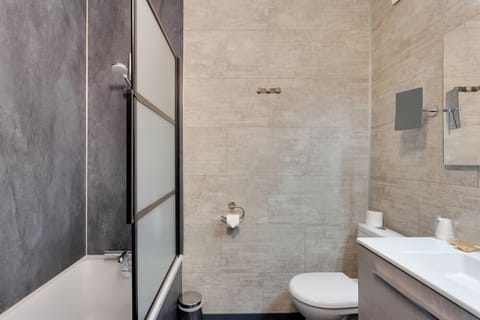 Comfort Double Room, Private Bathroom | Select Comfort beds, desk, free WiFi, bed sheets