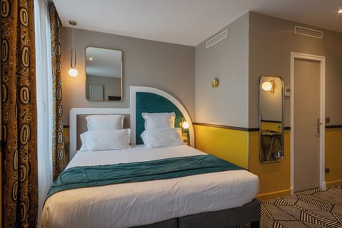 Superior Room, Balcony | Free minibar items, in-room safe, individually decorated, desk