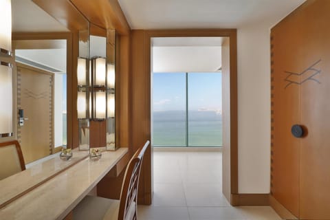 Free toiletries, hair dryer, bathrobes, towels